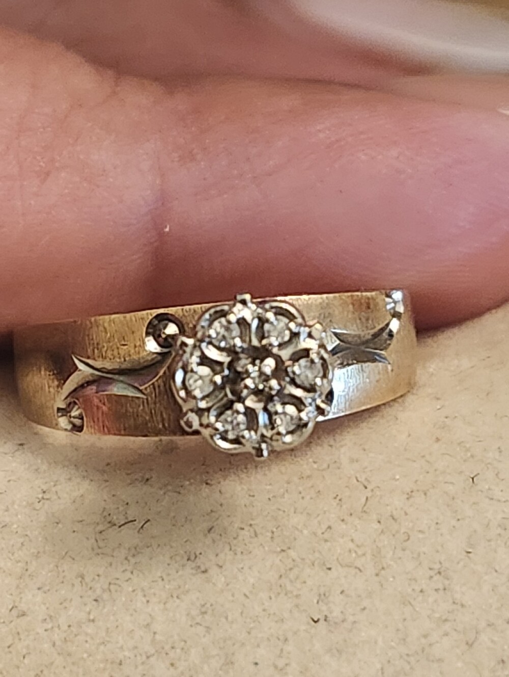 1970s GTR 10K Yellow Gold Natural Diamond Flower Cluster Wide Band Ring Size 7 - Picture 11 of 14